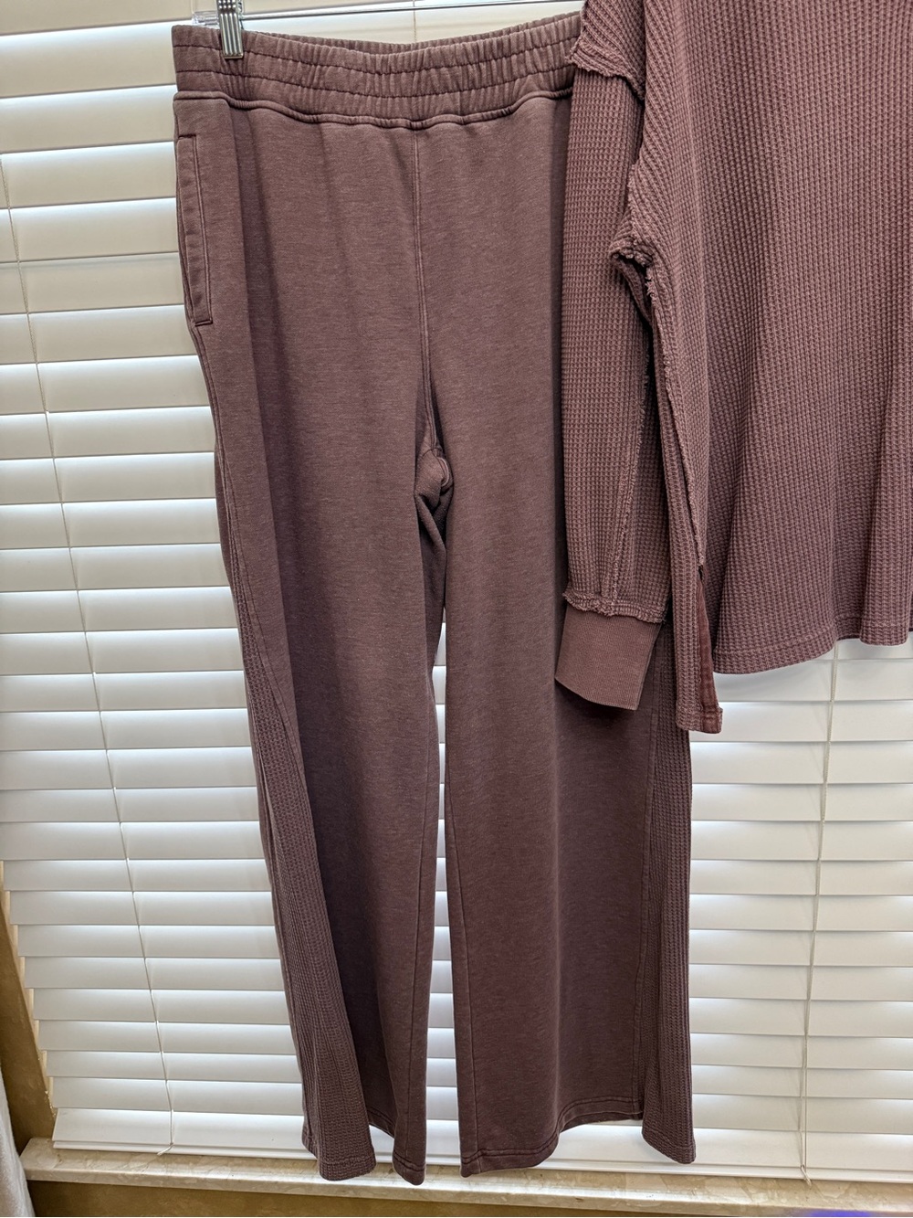 Rae-Mode Amazingly Soft Waffle-Knit Lounge Joggers & Matching Top in Dusty Mauve - Picture 5 of 10
